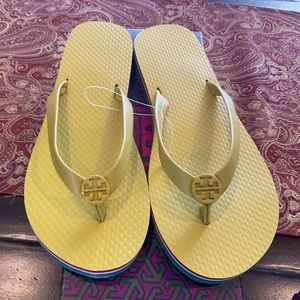 Tory Burch Mini Minnie Flip Flop - lime green size 5,  BNIB, MSRP$98, HTF